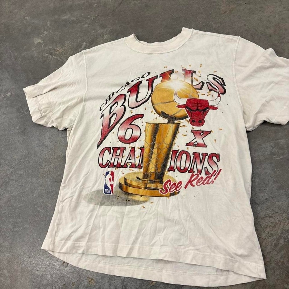 Retro Chicago Bulls Abercrombie Tee Size large